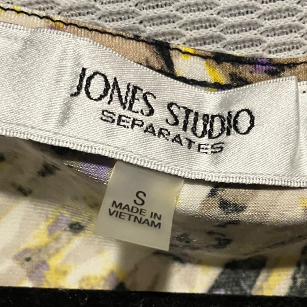 Jones Studio Multicolor Abstract Blouse - Picture 2 of 8